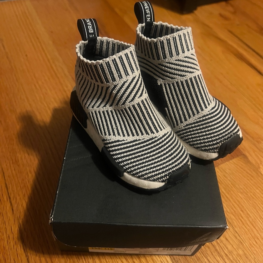 Adidas - Picture 5 of 6